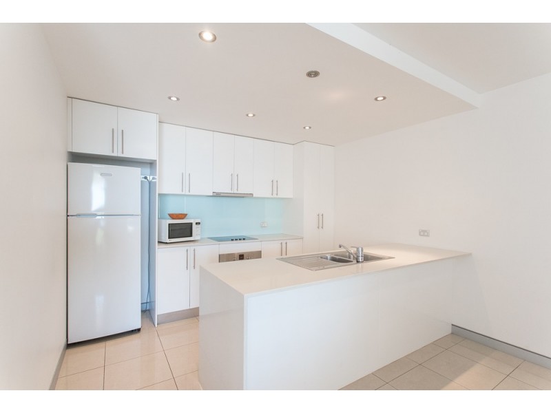 33/83 Marine Parade, Redcliffe QLD 4020