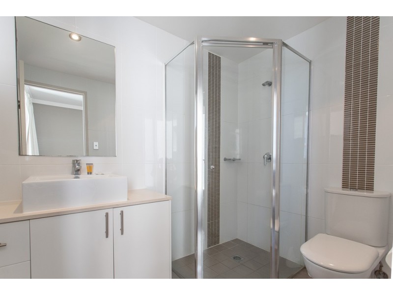 33/83 Marine Parade, Redcliffe QLD 4020