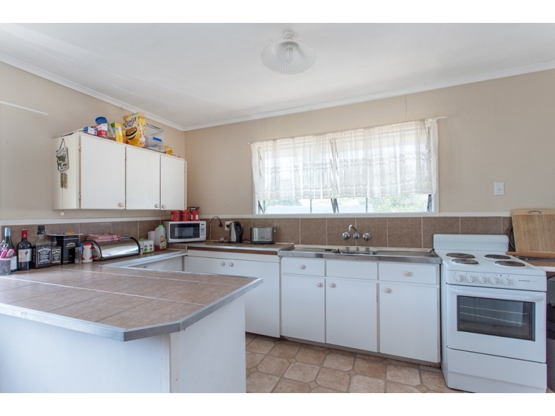 27 Henzell Street, Redcliffe QLD 4020