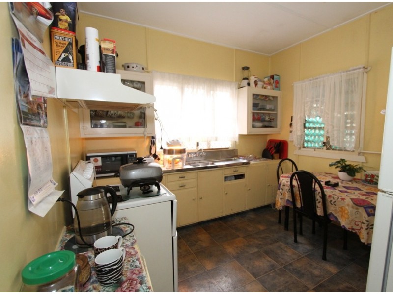 533 Oxley Avenue, Redcliffe QLD 4020