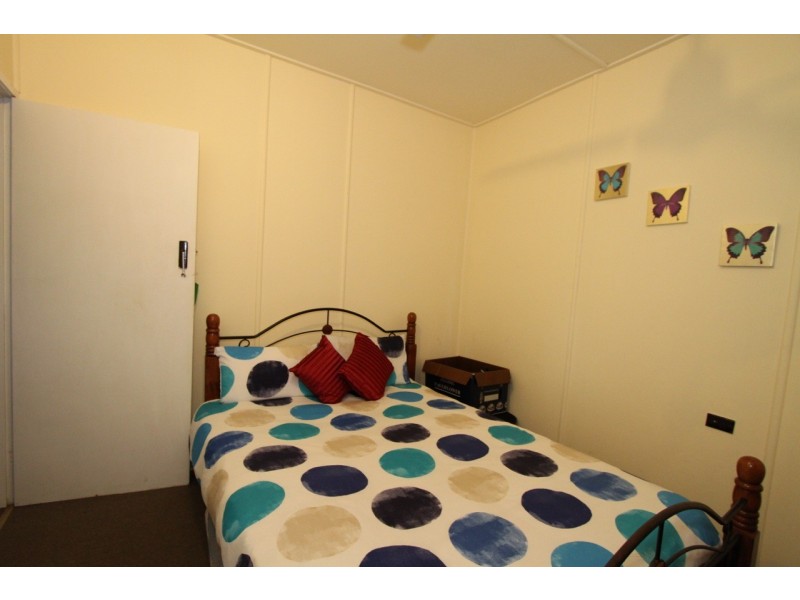 533 Oxley Avenue, Redcliffe QLD 4020