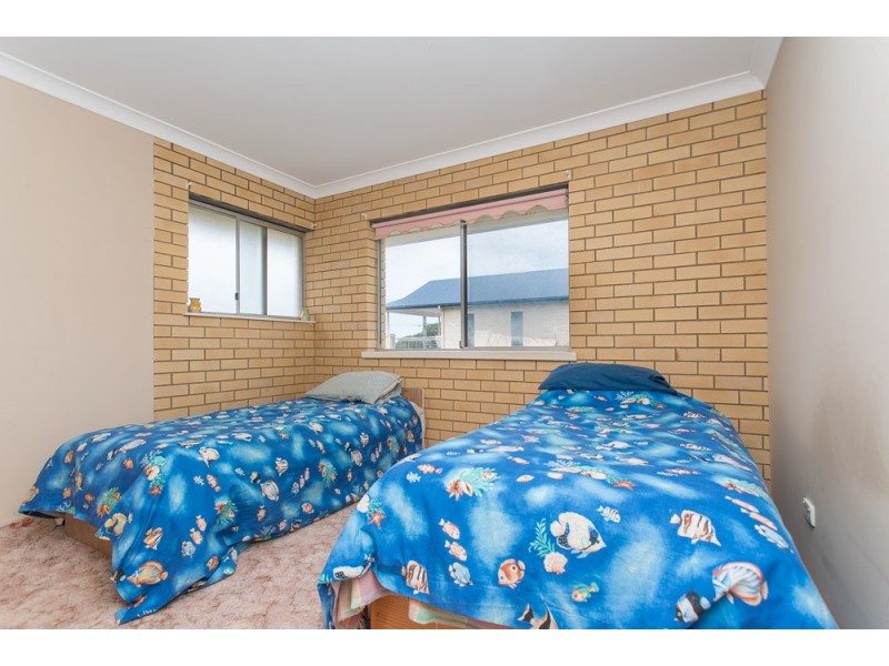 50 Oyster Point Esplanade, Scarborough QLD 4020