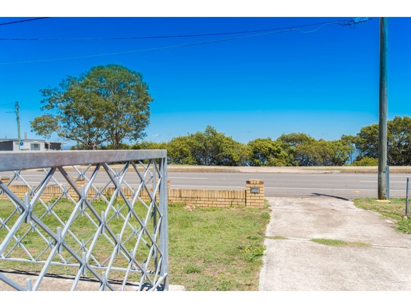 50 Oyster Point Esplanade, Scarborough QLD 4020