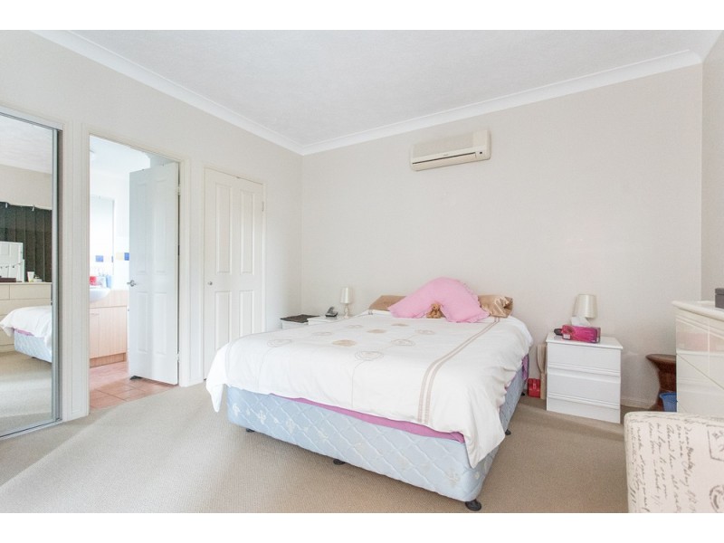 1/9 McNaughton Street, Redcliffe QLD 4020