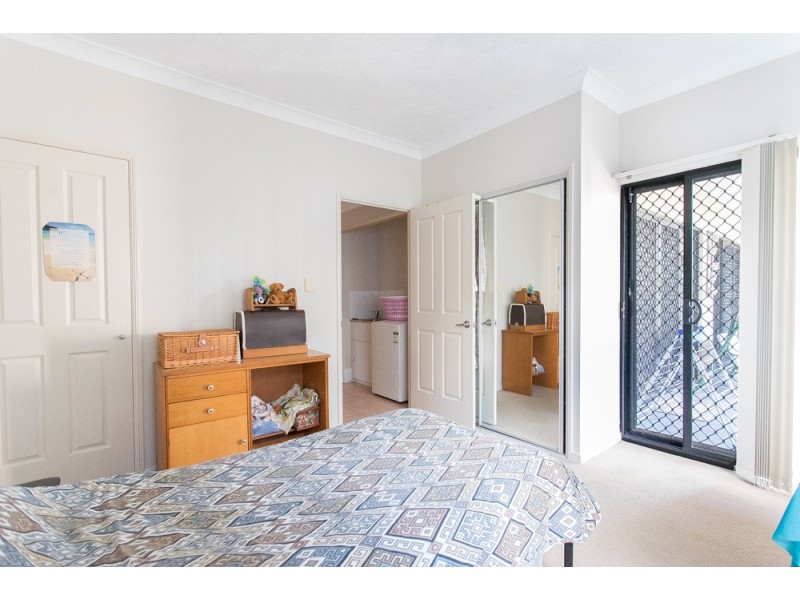 1/9 McNaughton Street, Redcliffe QLD 4020