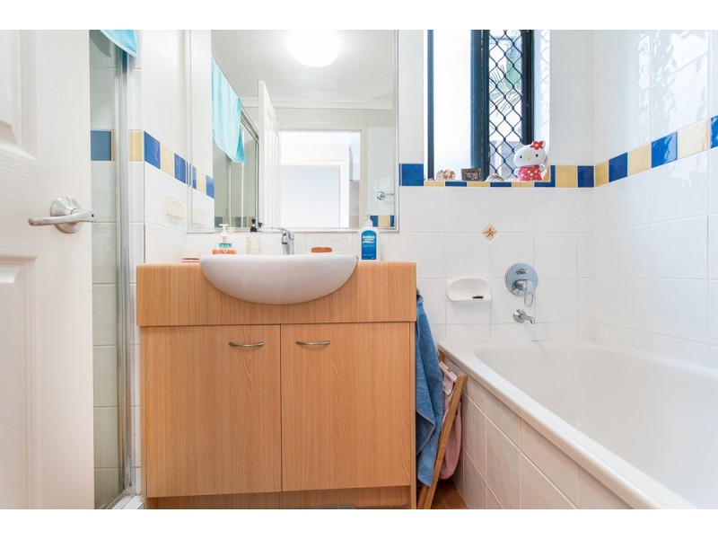 1/9 McNaughton Street, Redcliffe QLD 4020