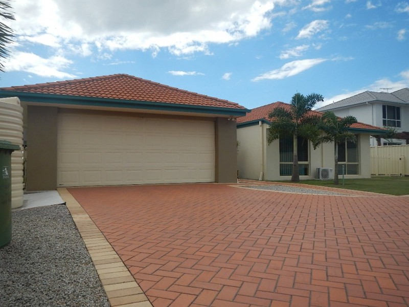 10 Cambria Court, Newport QLD 4020