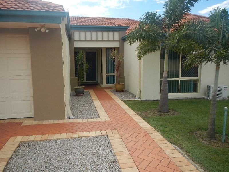 10 Cambria Court, Newport QLD 4020