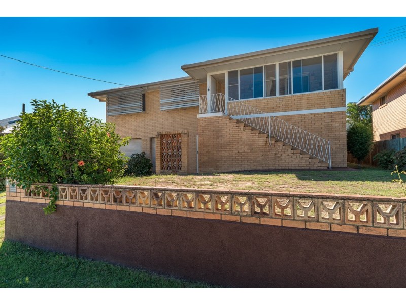 2 McCulloch Avenue, Margate QLD 4019
