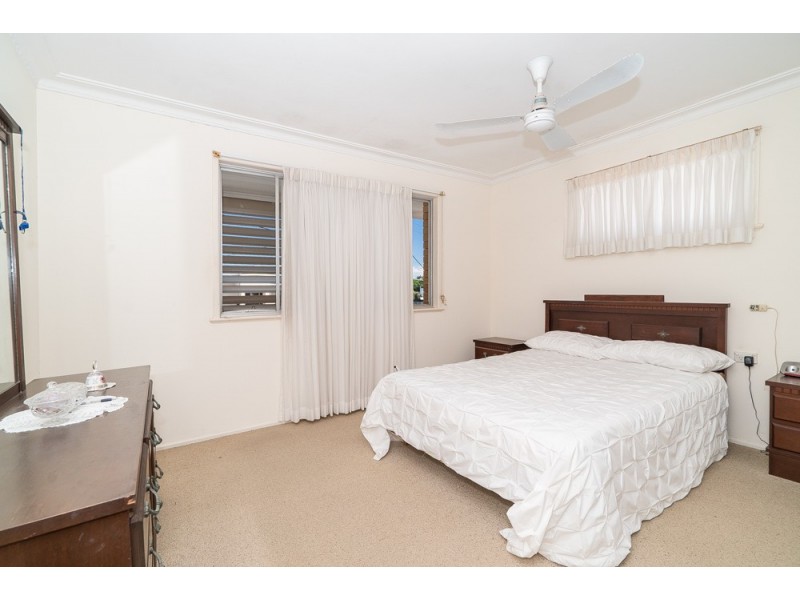 2 McCulloch Avenue, Margate QLD 4019