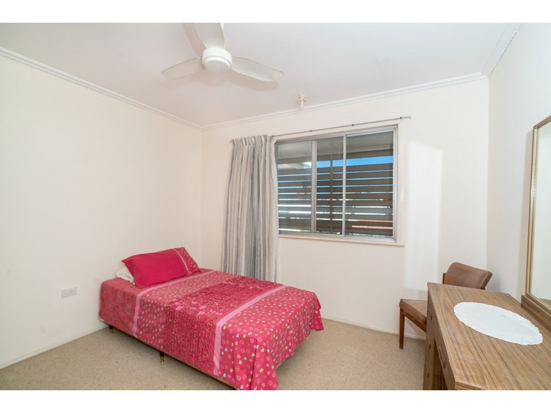2 McCulloch Avenue, Margate QLD 4019