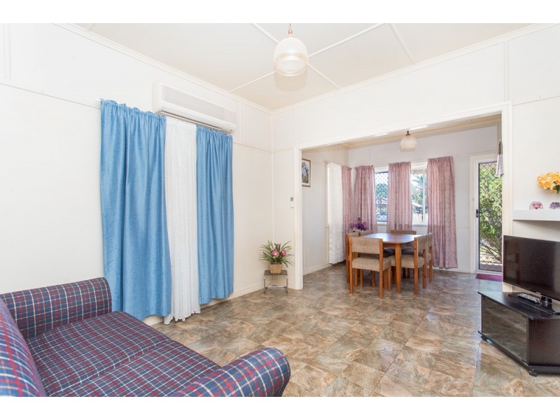 75 King Street, Woody Point QLD 4019