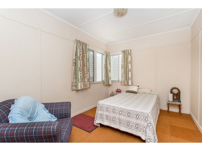 75 King Street, Woody Point QLD 4019