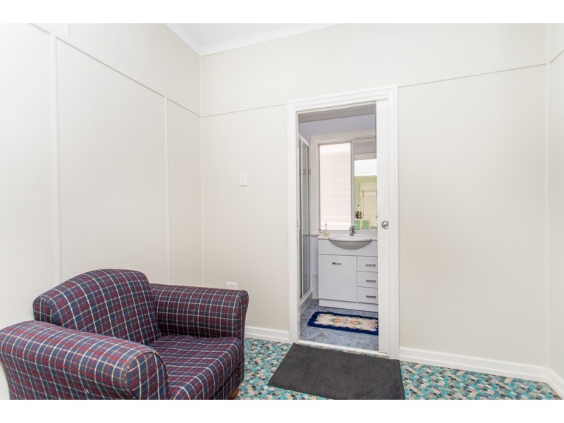 75 King Street, Woody Point QLD 4019