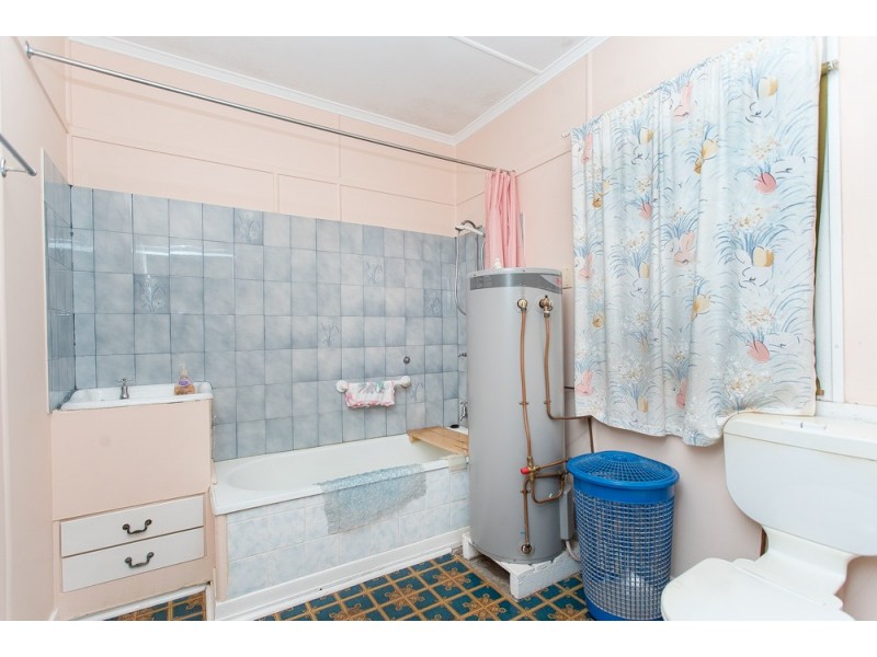 75 King Street, Woody Point QLD 4019