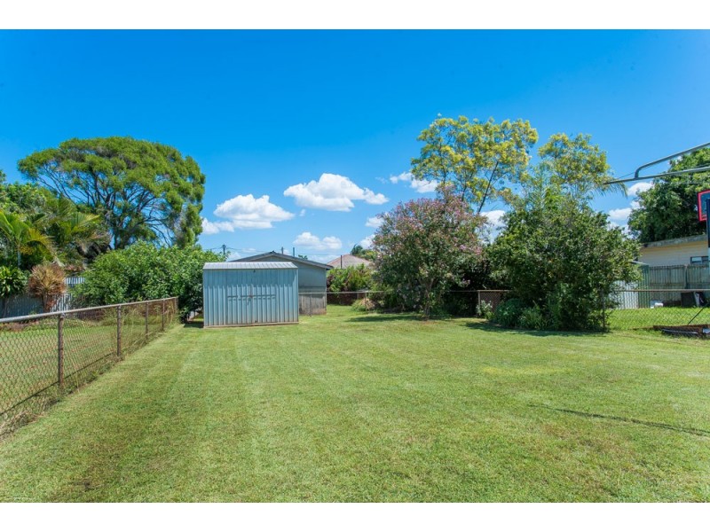 75 King Street, Woody Point QLD 4019