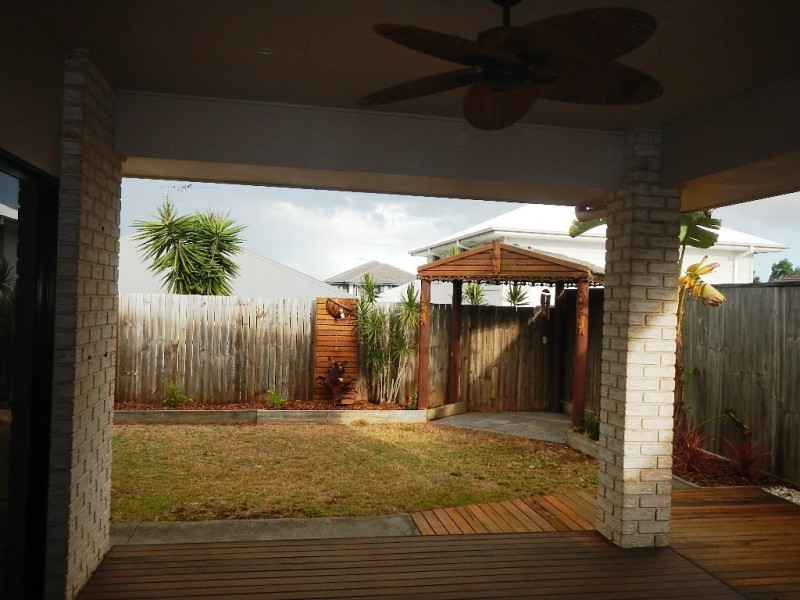 18 Gardenia Parade, North Lakes QLD 4509