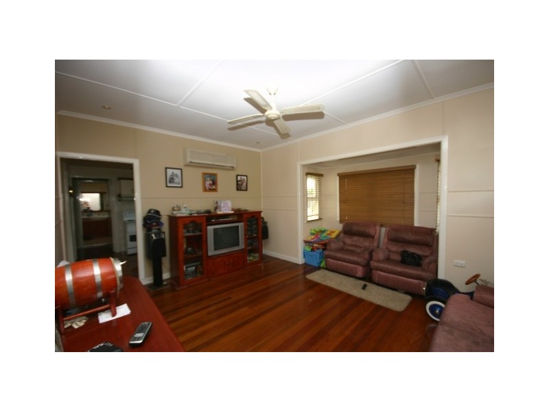 34 Brighton Street, Woody Point QLD 4019