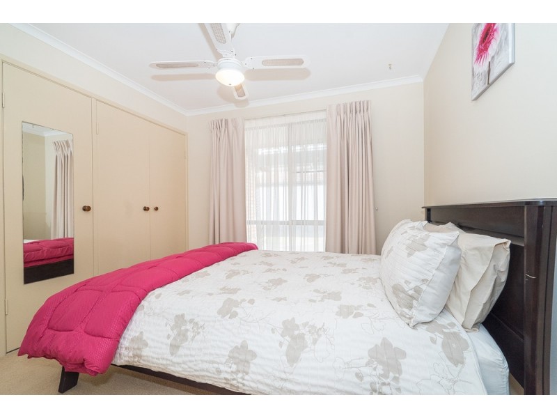 8 Newport Drive, Newport QLD 4020