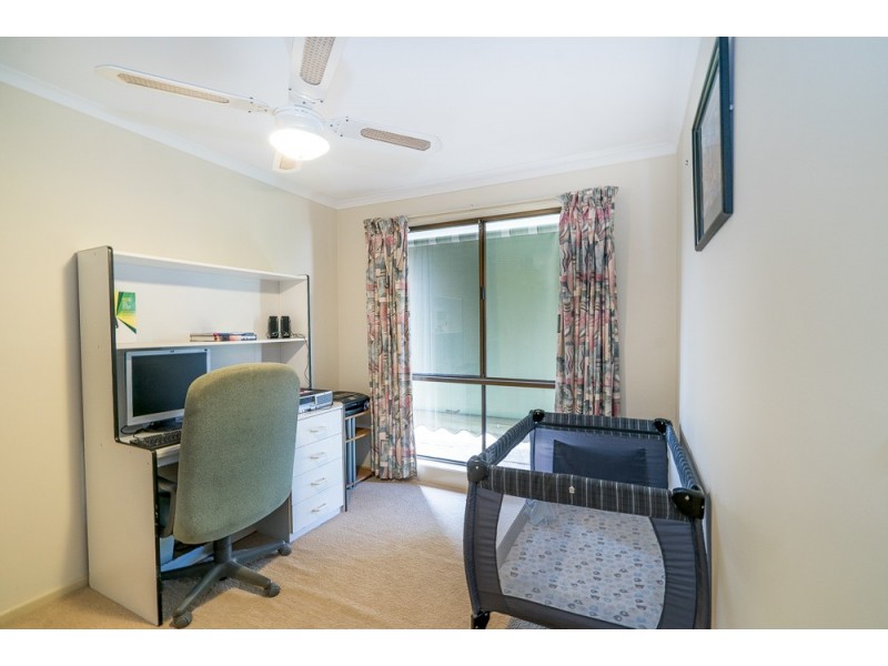 8 Newport Drive, Newport QLD 4020
