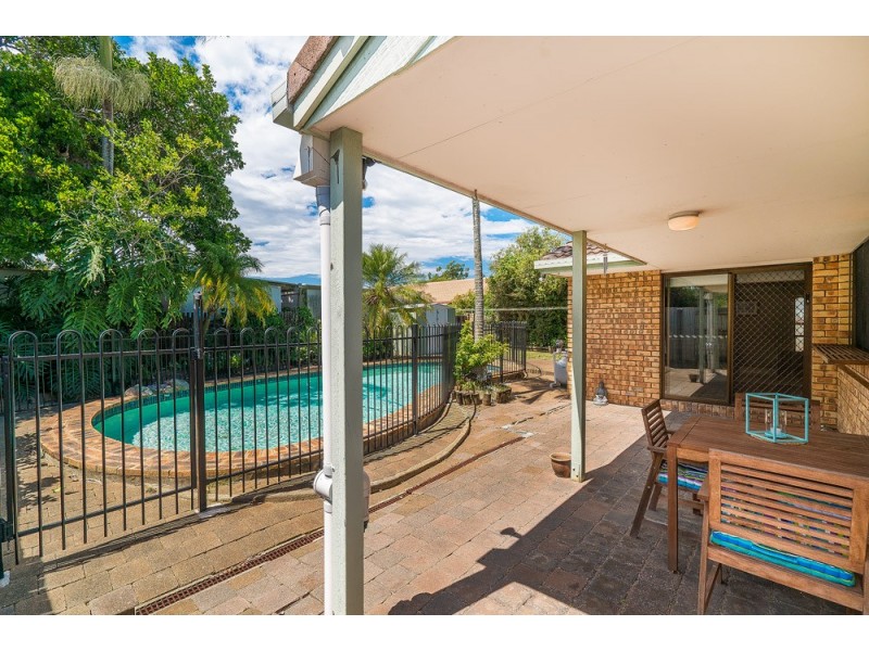 8 Newport Drive, Newport QLD 4020