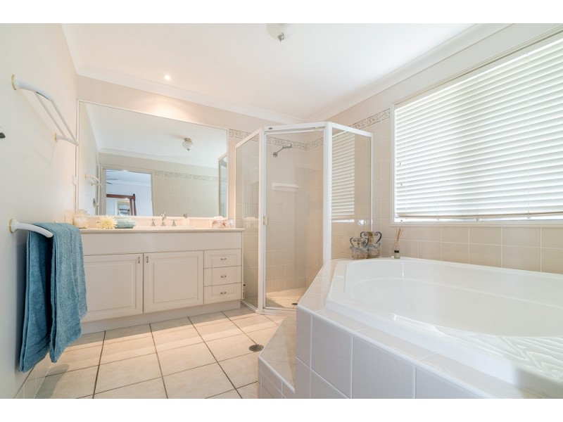 9 Volunteer Street, Newport QLD 4020
