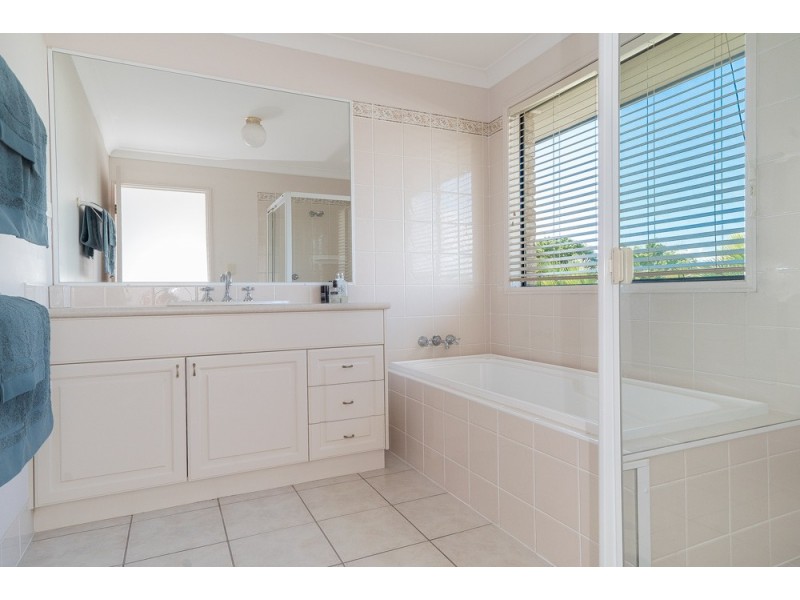 9 Volunteer Street, Newport QLD 4020