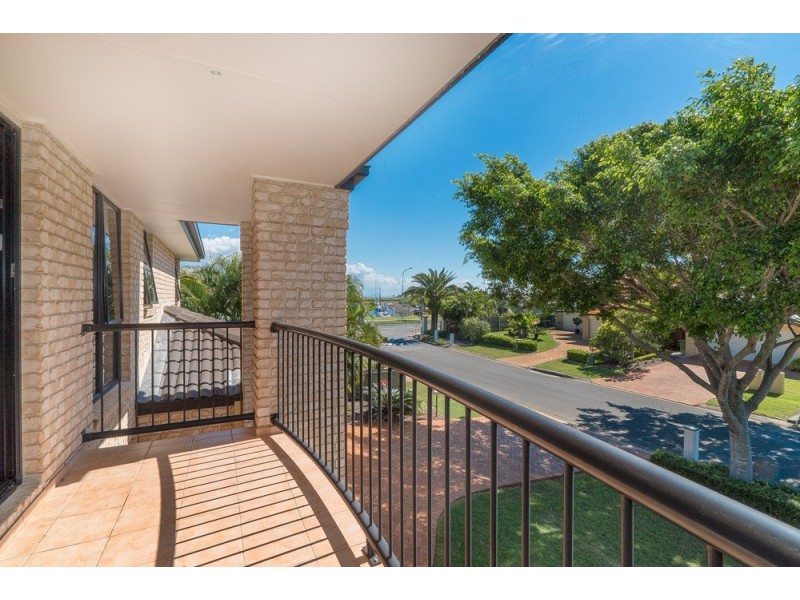 9 Volunteer Street, Newport QLD 4020