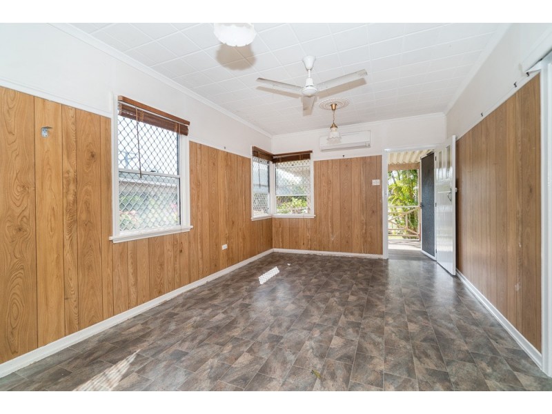 7 Landsborough Avenue, Scarborough QLD 4020