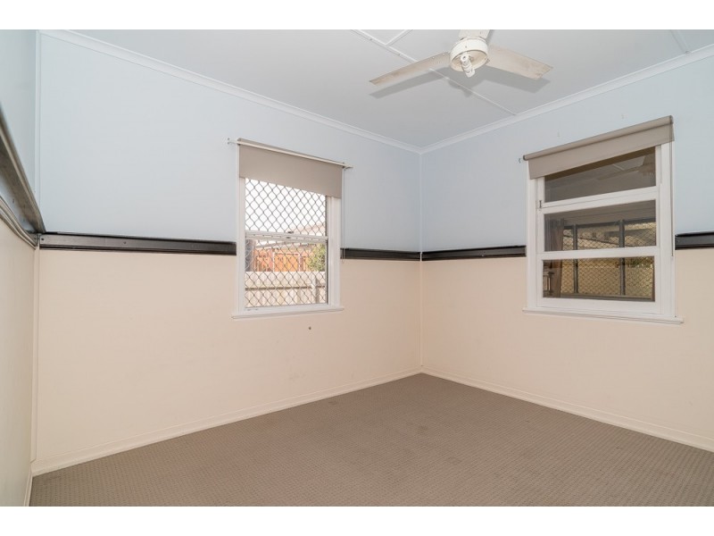 7 Landsborough Avenue, Scarborough QLD 4020