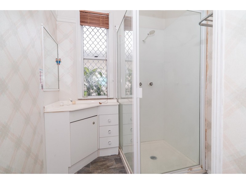 7 Landsborough Avenue, Scarborough QLD 4020