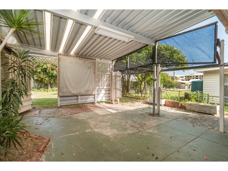 7 Landsborough Avenue, Scarborough QLD 4020