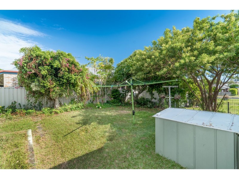 7 Landsborough Avenue, Scarborough QLD 4020