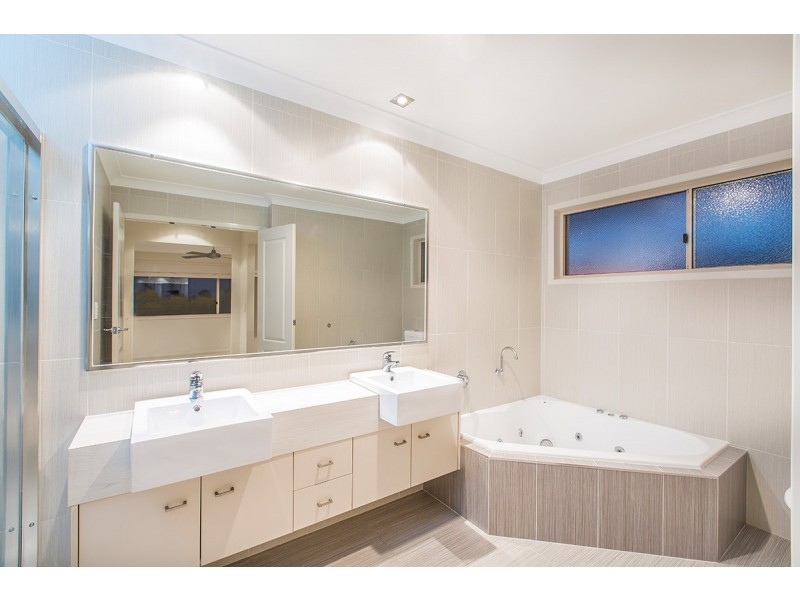 56 Lionheart Crescent, Newport QLD 4020