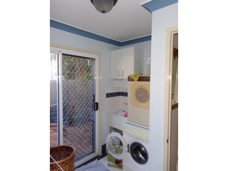 3 Rainbow Court, Newport QLD 4020