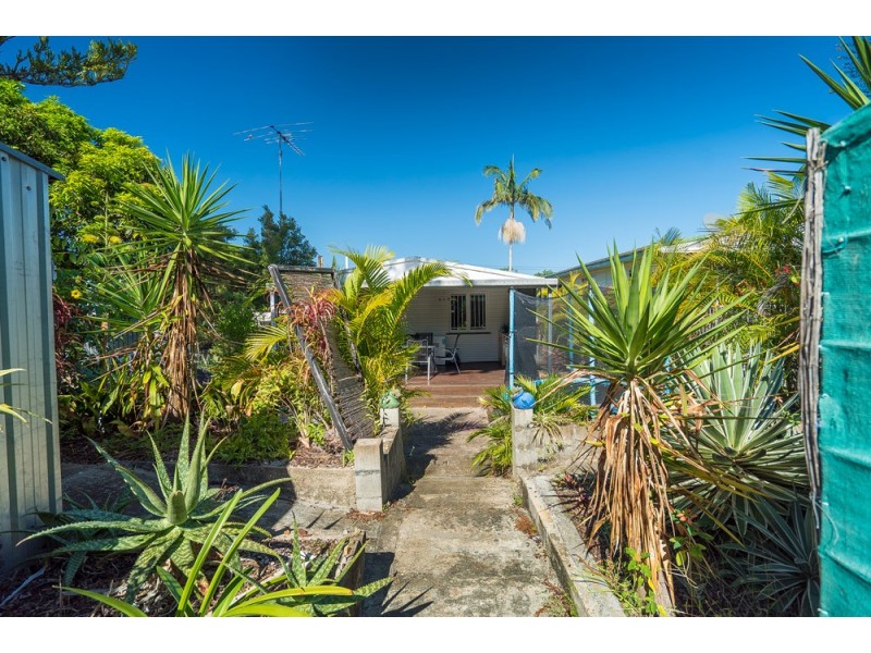 22 Ewan Street, Margate QLD 4019