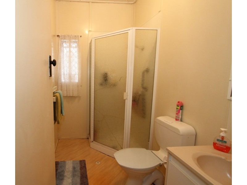 533 Oxley Avenue, Redcliffe QLD 4020