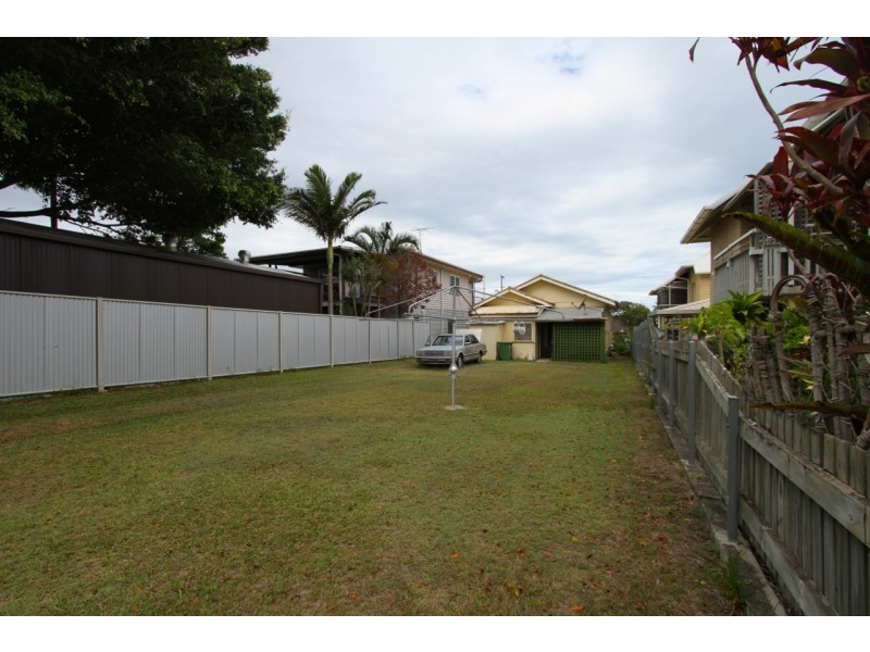 533 Oxley Avenue, Redcliffe QLD 4020