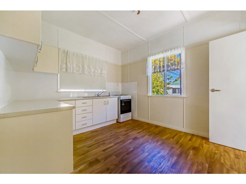11 Jeffrey Street, Redcliffe QLD 4020