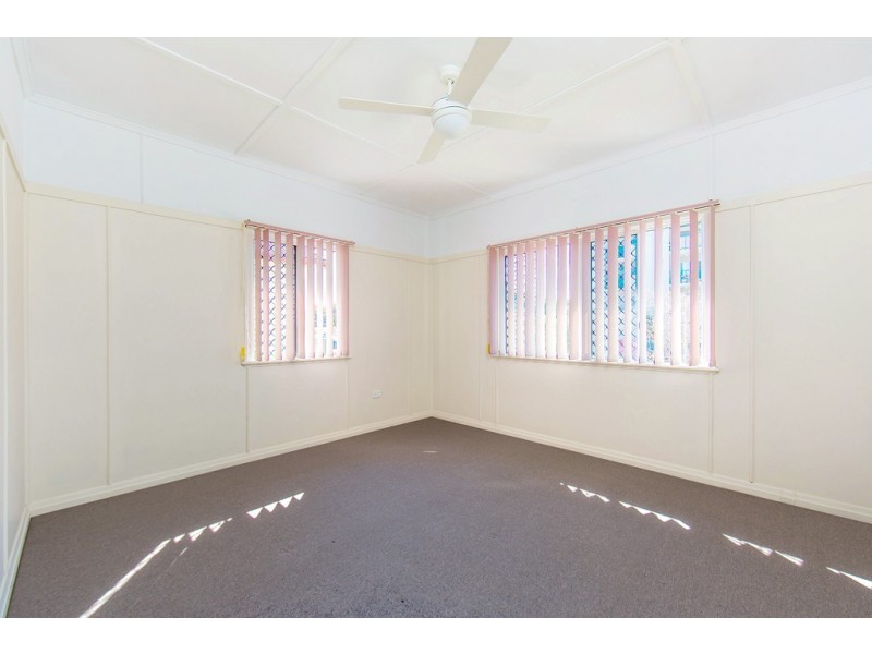 11 Jeffrey Street, Redcliffe QLD 4020