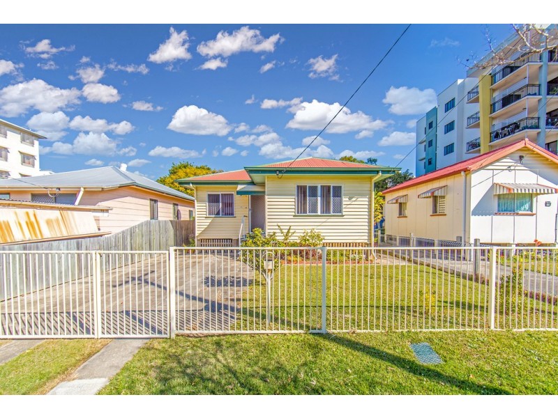 11 Jeffrey Street, Redcliffe QLD 4020