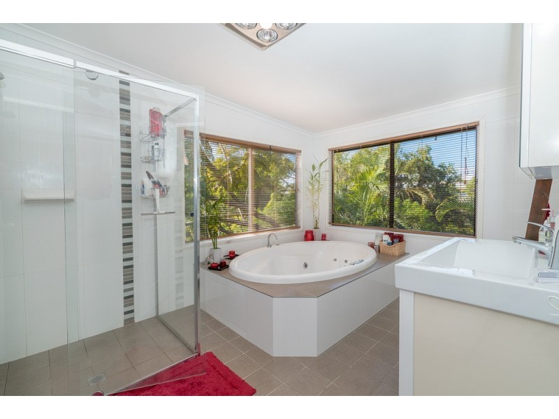 3 Grace Street, Scarborough QLD 4020