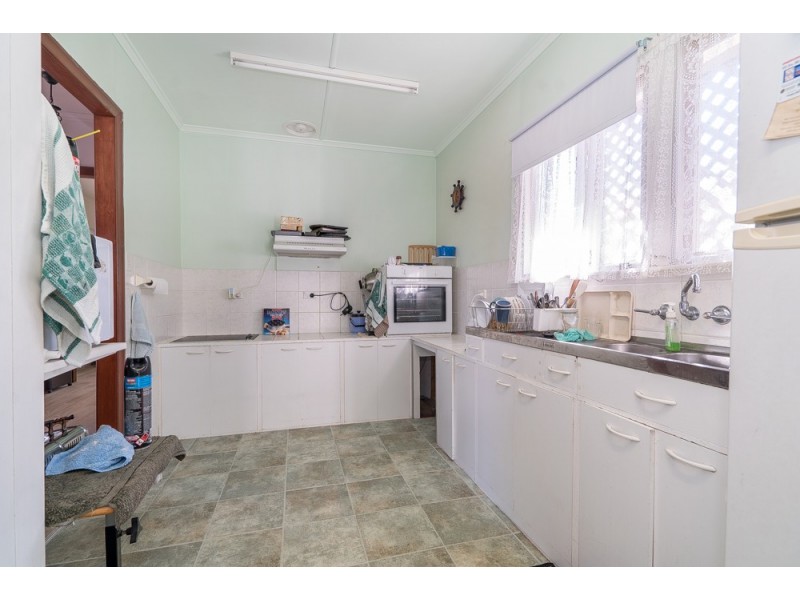 12 McLennan Street, Woody Point QLD 4019