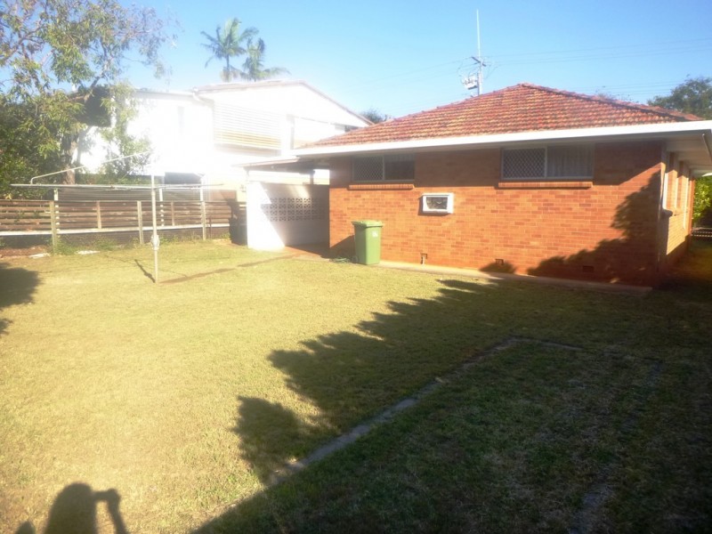 92 Arthur Street, Woody Point QLD 4019