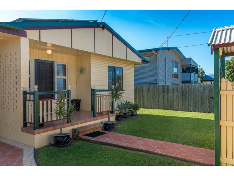 6 Davis Street, Redcliffe QLD 4020