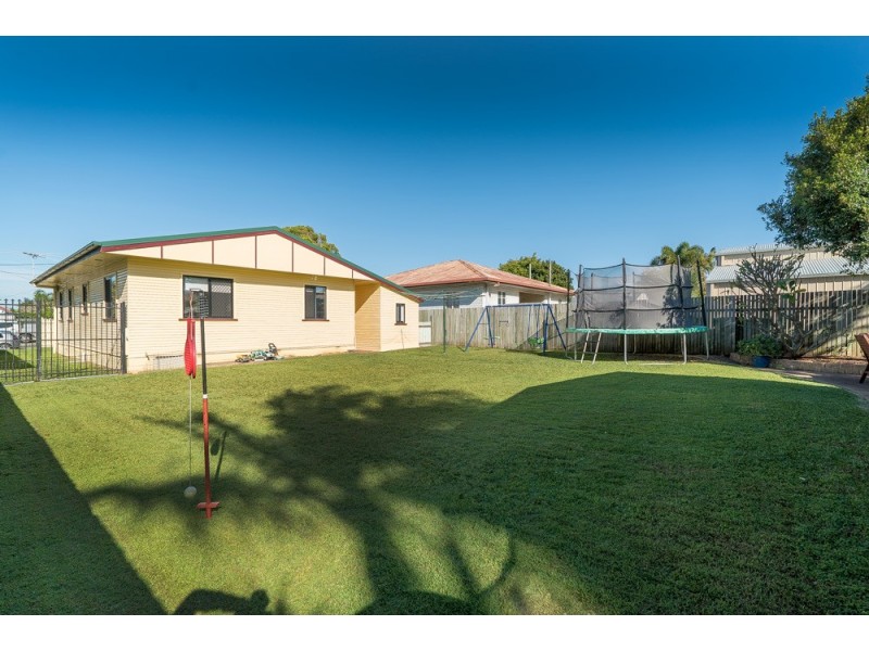 6 Davis Street, Redcliffe QLD 4020