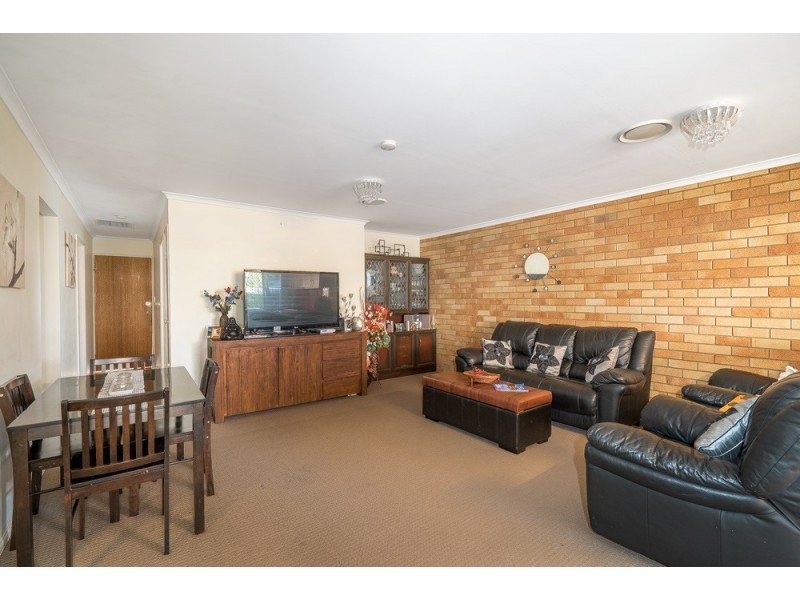2/10 Wattle Road, Rothwell QLD 4022