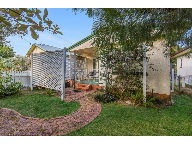 327 Beaconsfield Terrace, Brighton QLD 4017