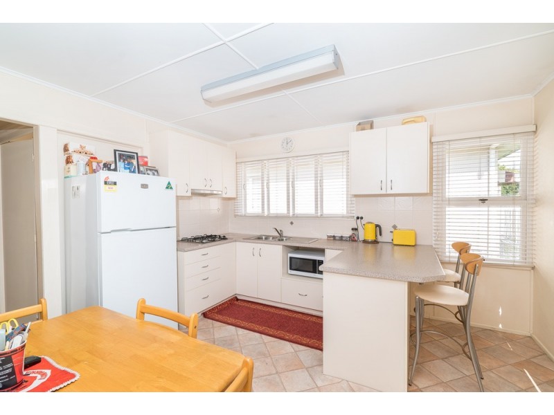 327 Beaconsfield Terrace, Brighton QLD 4017