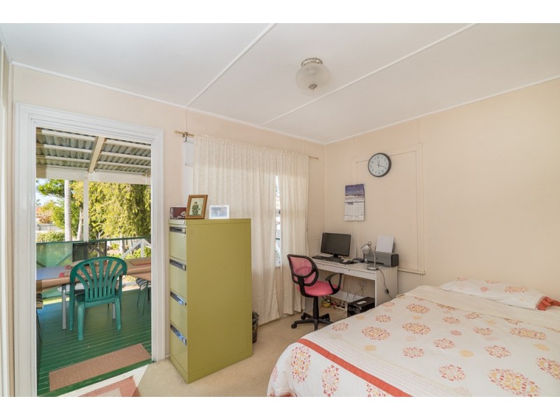 327 Beaconsfield Terrace, Brighton QLD 4017